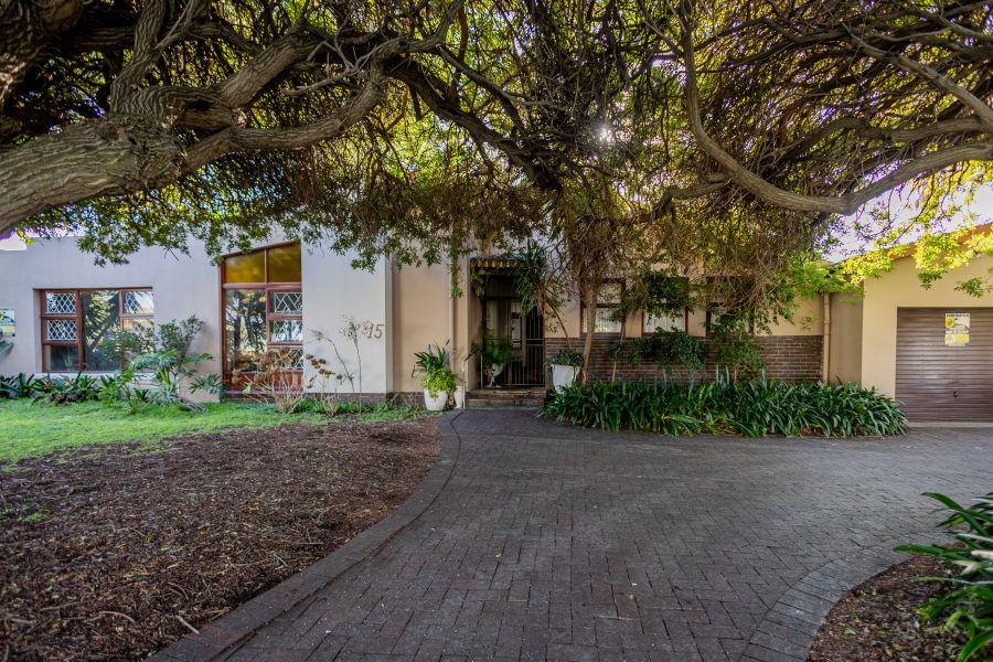 4 Bedroom Property for Sale in Oostersee Western Cape